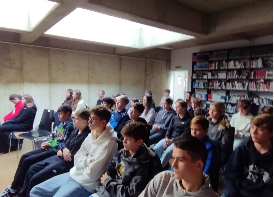 Schul- und Firmenpräsentationen im Haus der Volkskultur